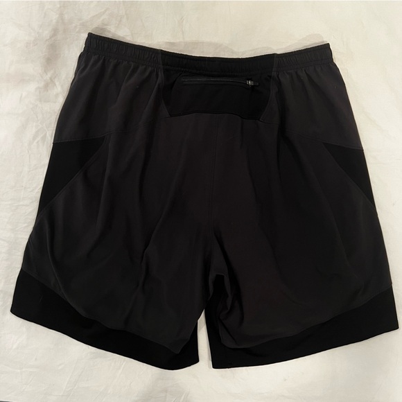 The North Face lined running shorts. Large. Black. Back zippered pocket. - Picture 4 of 5